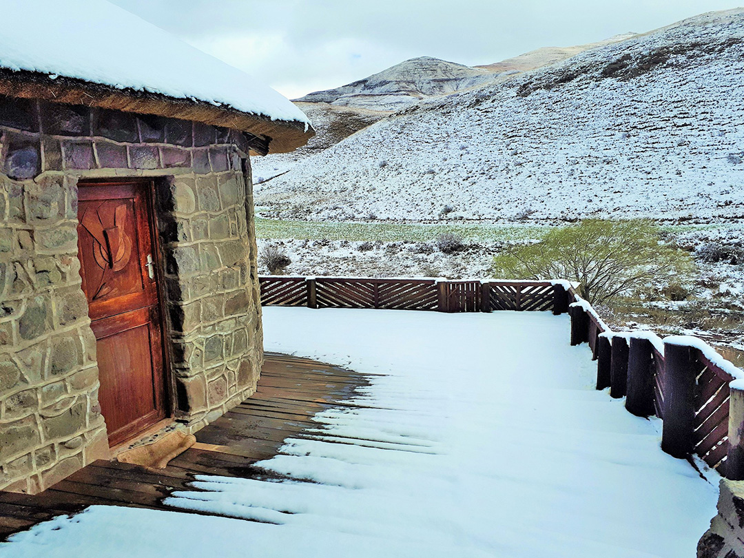Amanzi Empilo rondawel deck in winter